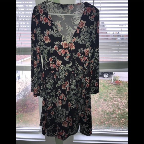 Perfect for Fall 🍂🍁🍂Bobeau wrap floral print dress - Picture 1 of 3